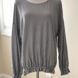 Great date night top!